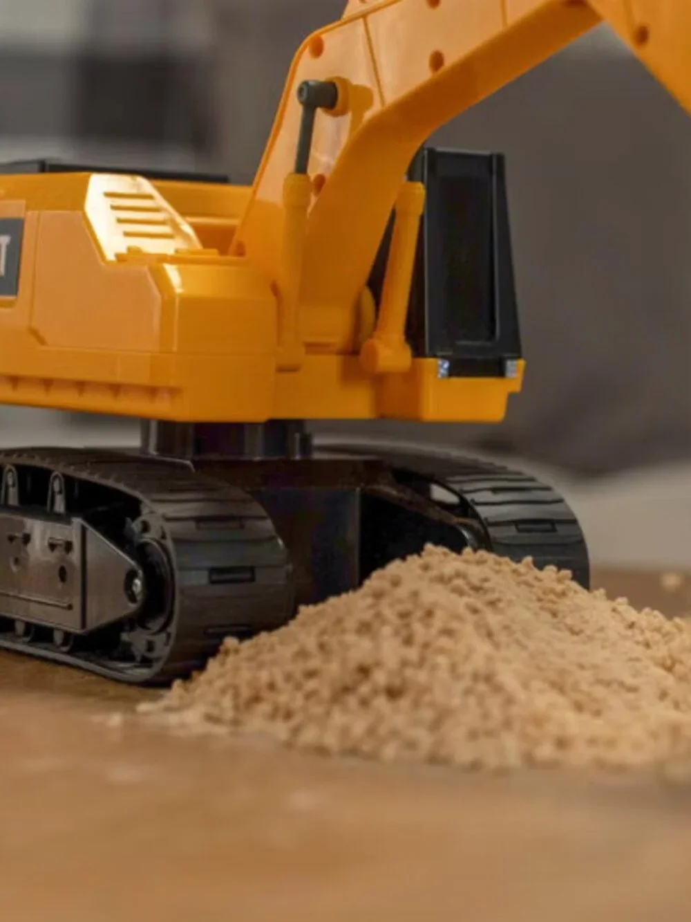 CAT Massive Mover RC Steel Excavator * Brand New*